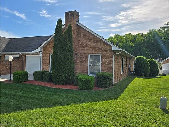 3rd image of 403 Stone Hearth Ct