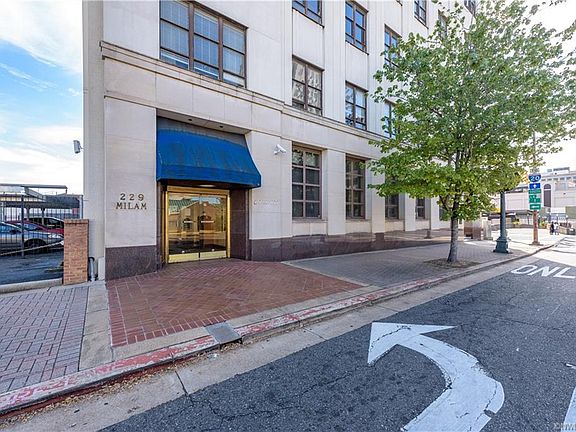 2nd image of 229 Milam St APT 36