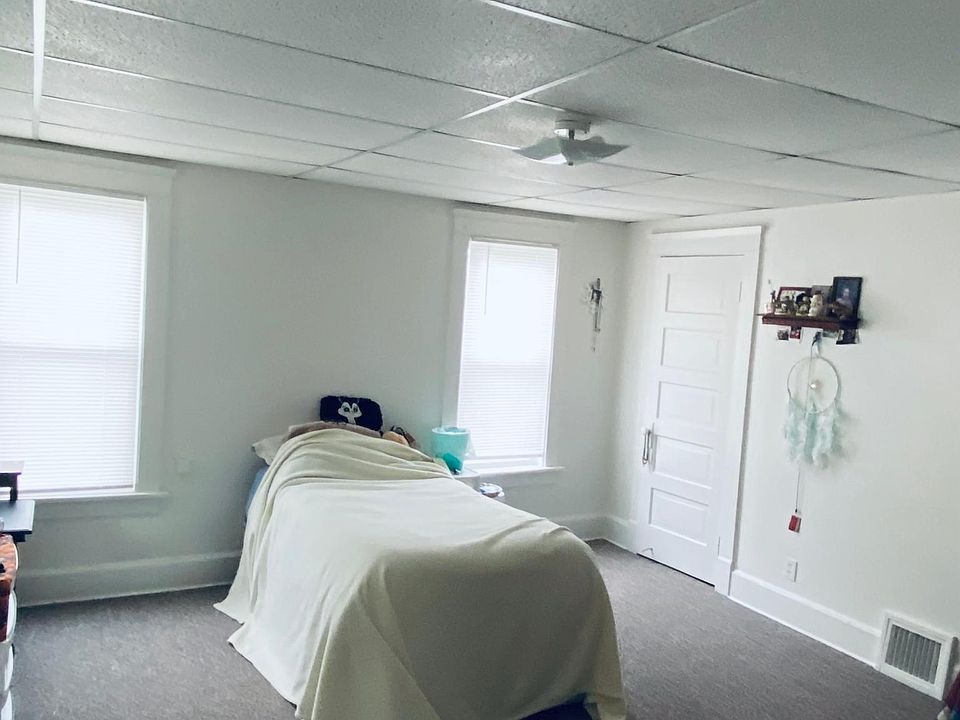 2nd image of 1405 Lathrop Ave #1