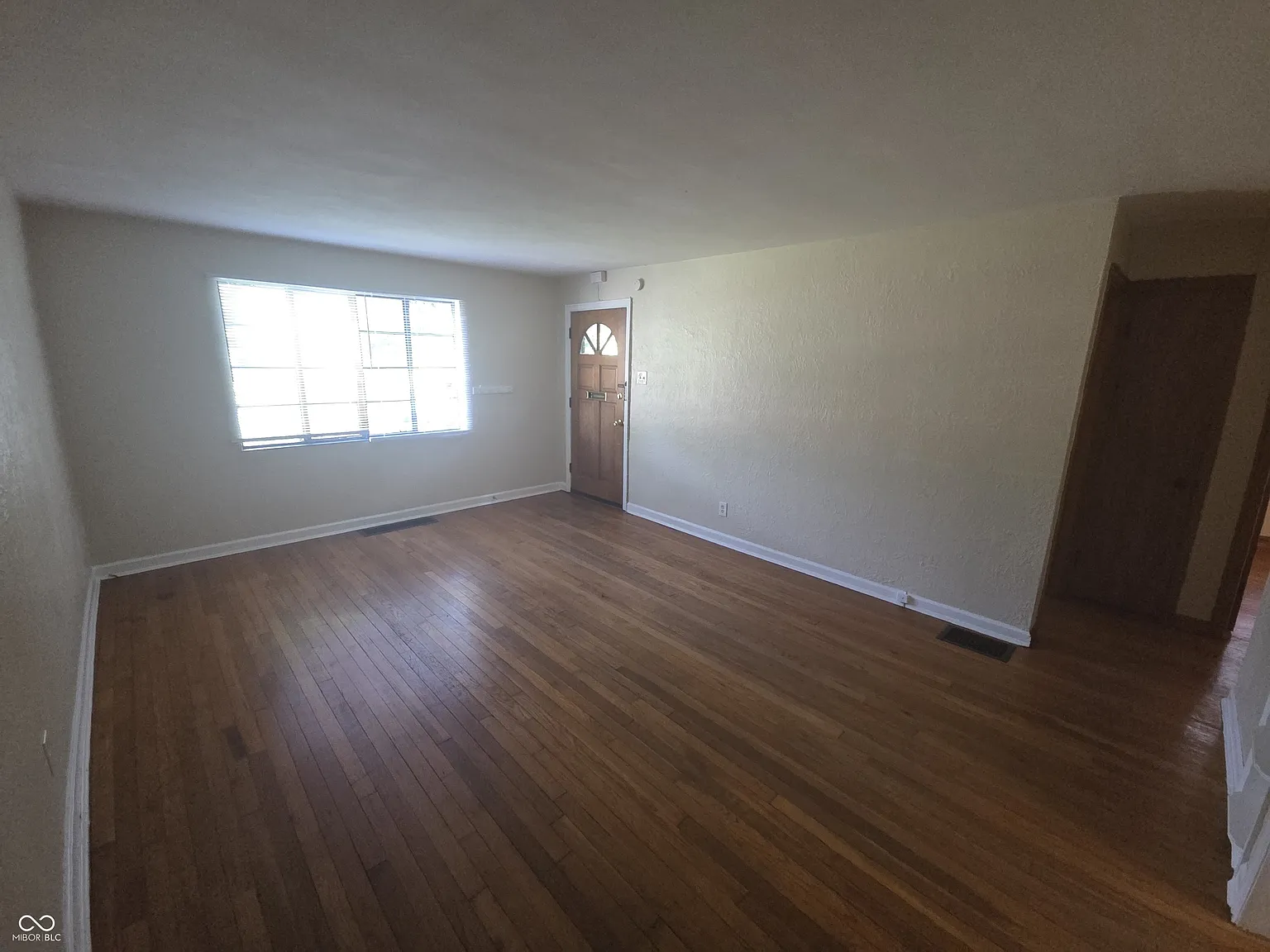 2 bed, 1.0 bath, 754 sqft, $1,415 — Photo 3