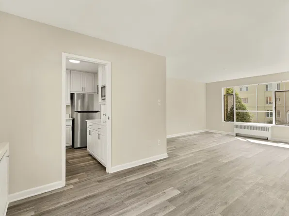 10413 Montrose Ave APT 101, Bethesda, MD 20814