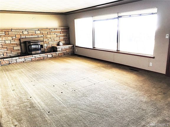 2nd image of 1140 N Jackson Ave