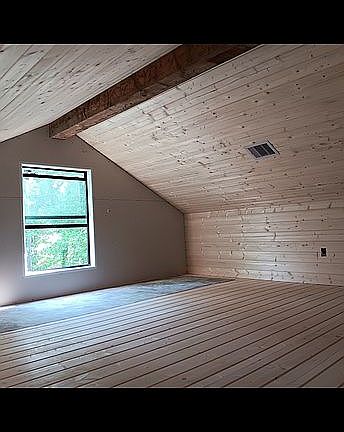 3rd image of 816 Brook Hollow Dr