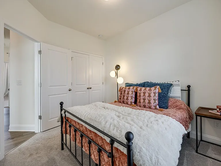 400 Simeon Dr — Photo 24