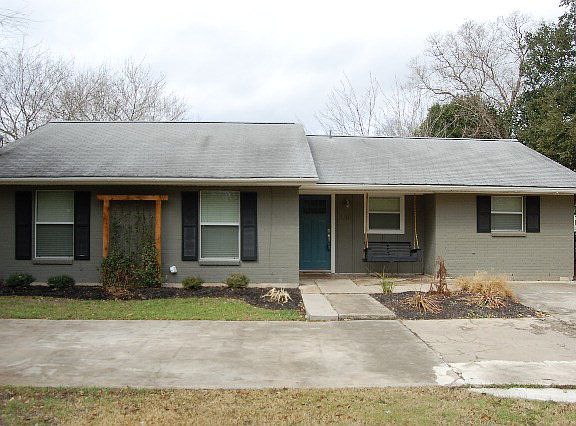 2nd image of 440 Ogden Ln