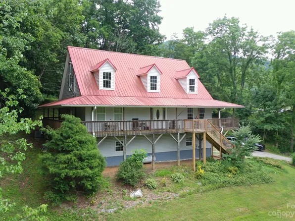 3644 Ratcliff Cove Rd, Waynesville, NC 28786