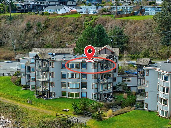 2nd image of 27 Island Hwy S #1401