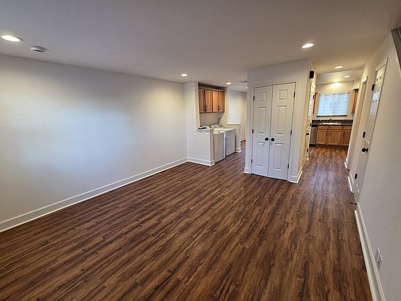 2nd image of 1014 Glenwood Way #4