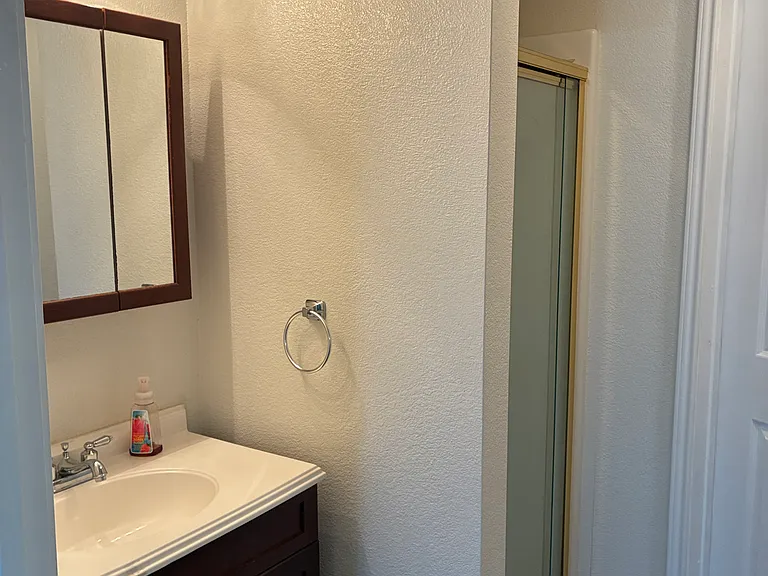 406 N Denny St #B — Photo 8