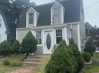 21 Maple Ave, New Glasgow, NS B2H2B1