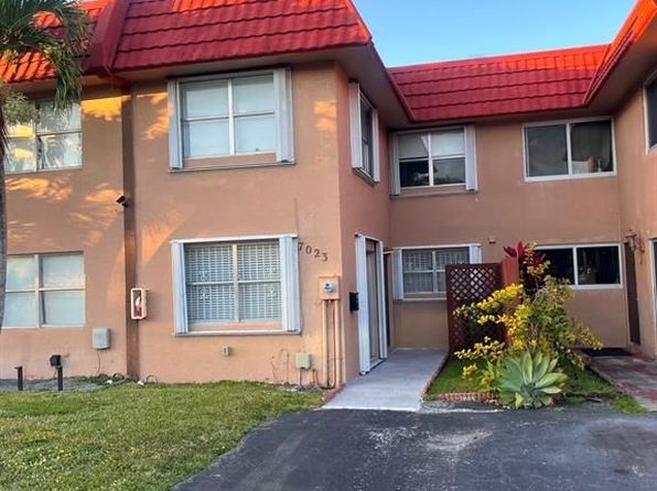 7023 NW 169th St, Hialeah, FL 33015