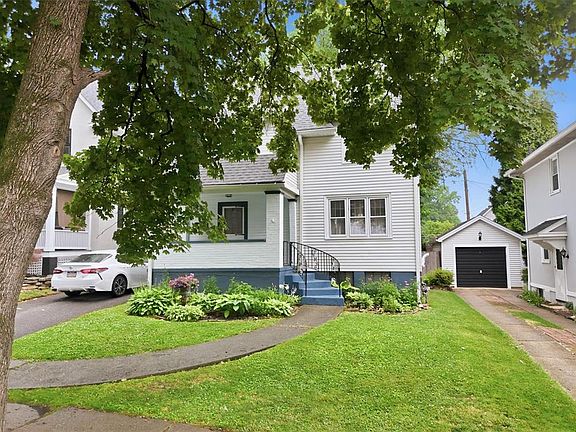 4th image of 443 E Washington Ave
