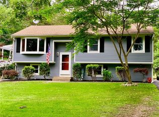 31 W Shannock Rd, Shannock, RI 02875