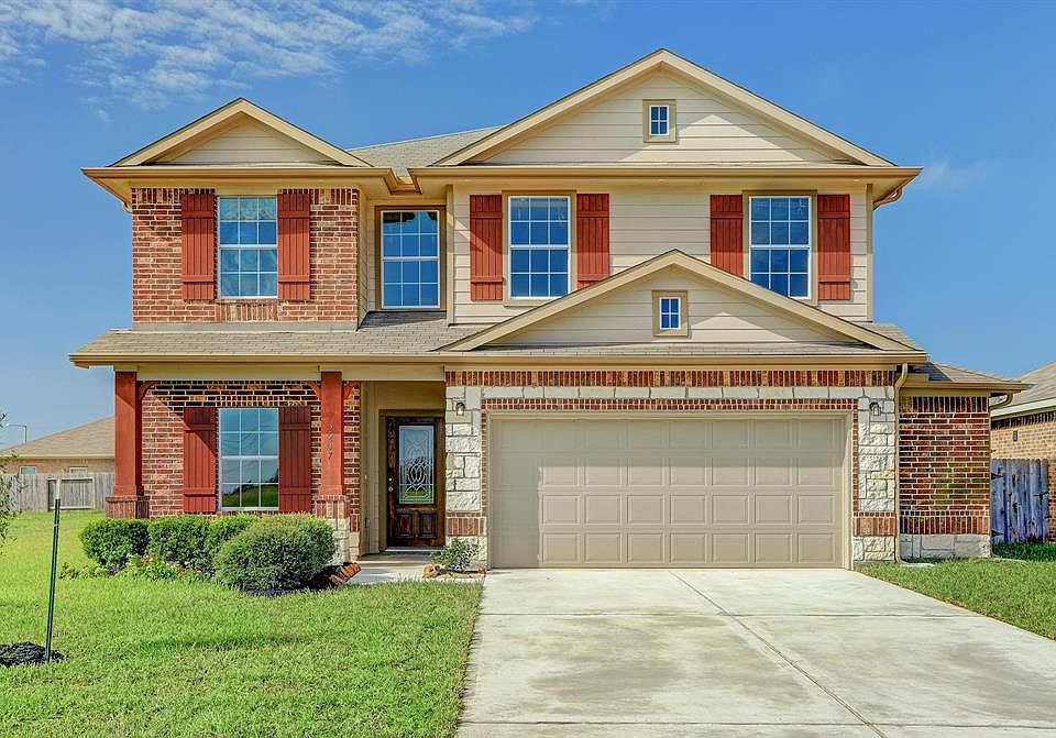 1st image of 2207 Emerald Ln