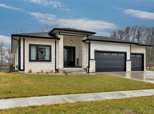 18372 Tanglewood Dr, Clive, IA 50325