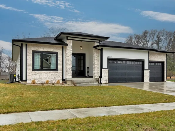18372 Tanglewood Dr, Clive, IA 50325
