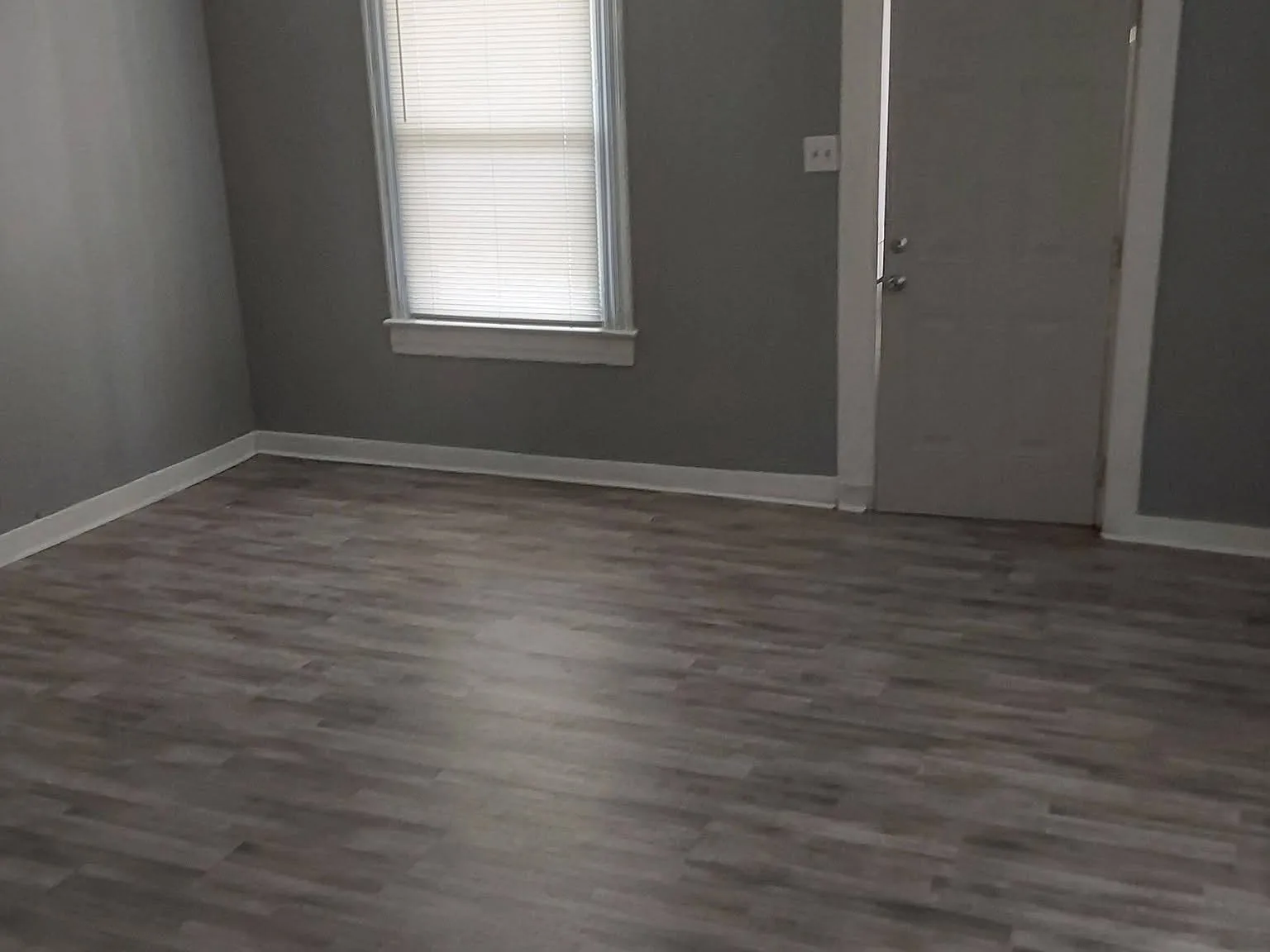 2 bed, 850 sqft, $900 — Photo 2