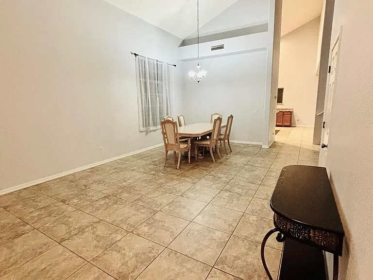 Large living room/dinning room