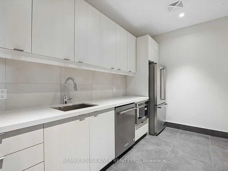 2545 Simcoe St N #728 — Photo 35