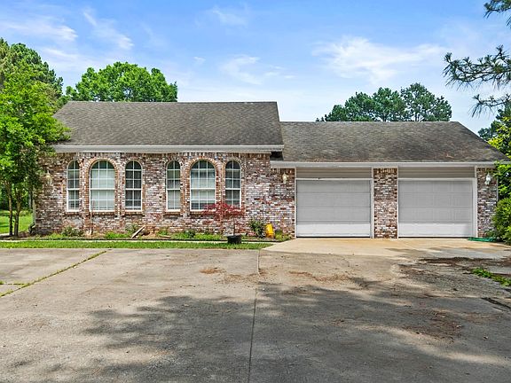 3rd image of 5 Williamsburg Dr