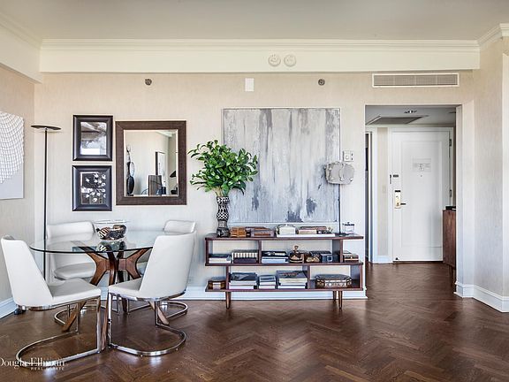 3rd image of 160 Central Park S #3118