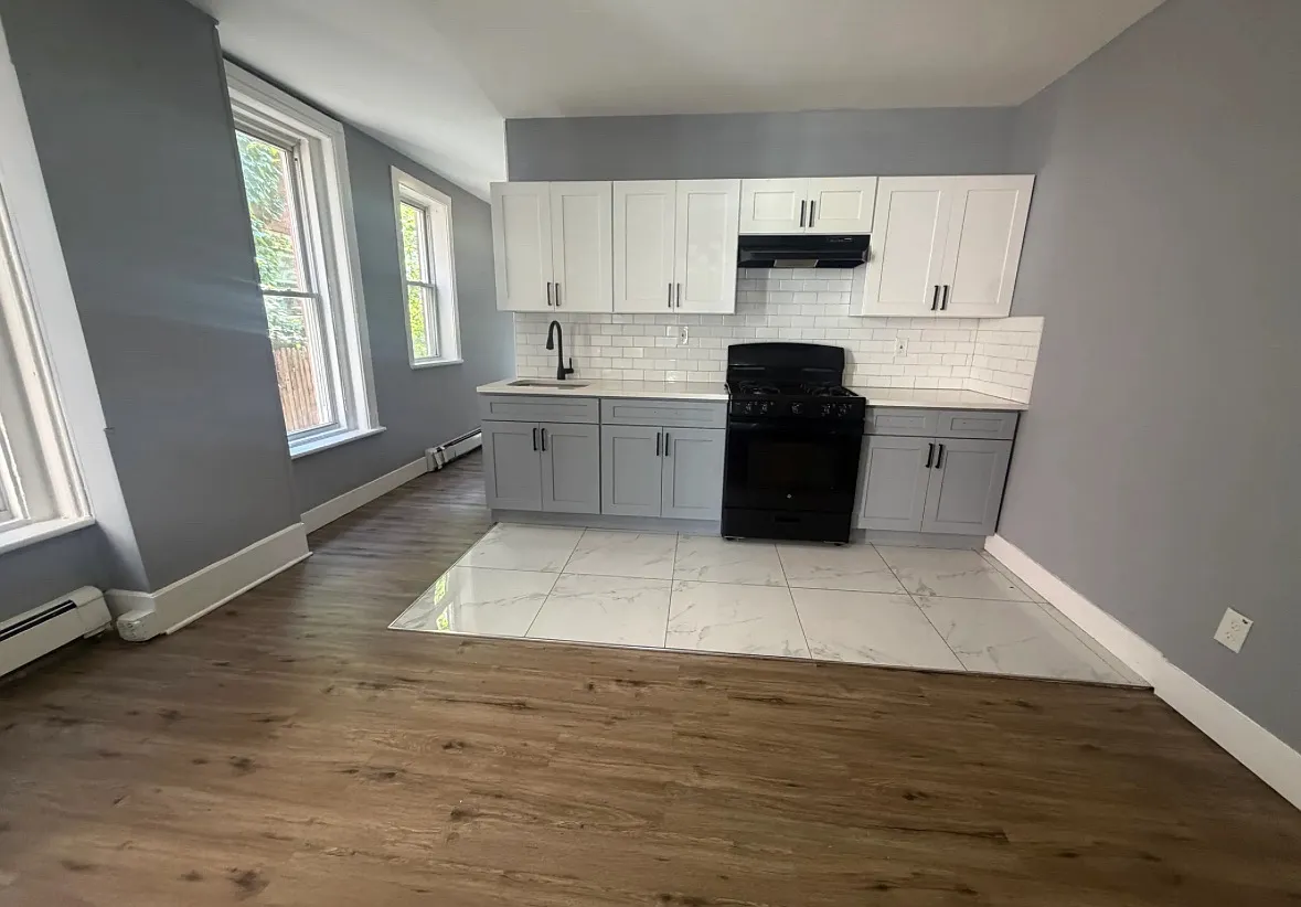 3 bed, $2,350 — Photo 2