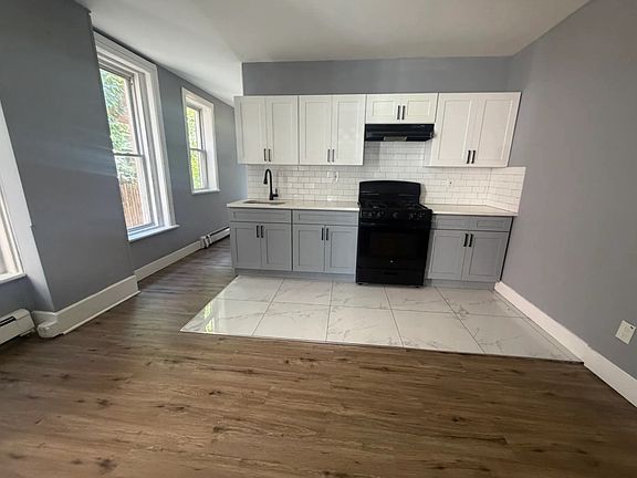 2nd image of 904 3rd Ave #101