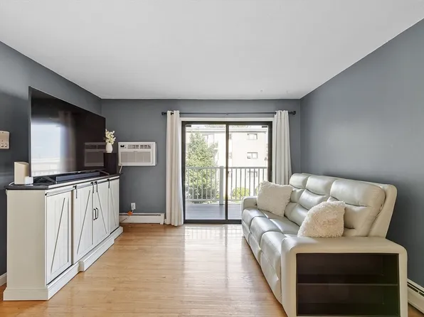 37 Hosmer St APT 20, Marlborough, MA 01752