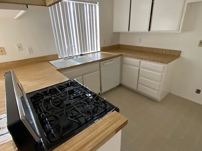 19072 Florida St #14 — Photo 8