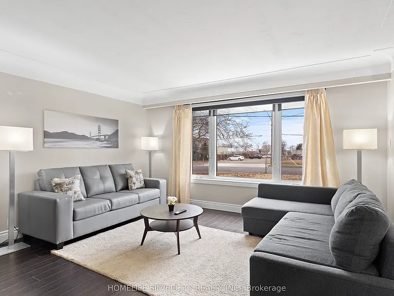 298 Barton St — Photo 6