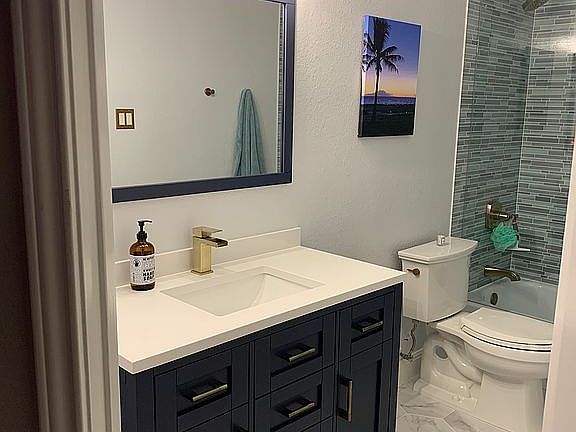 4th image of 11316 Hollister Dr