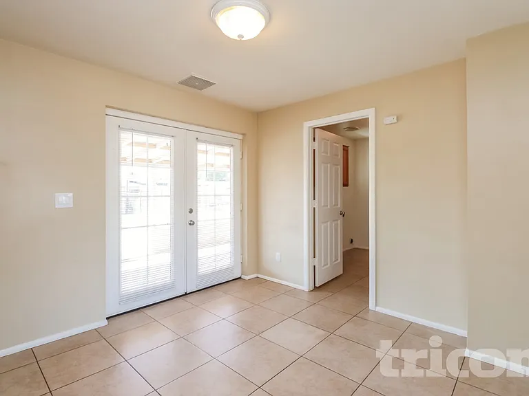 5017 W Sierra Vista Dr — Photo 6
