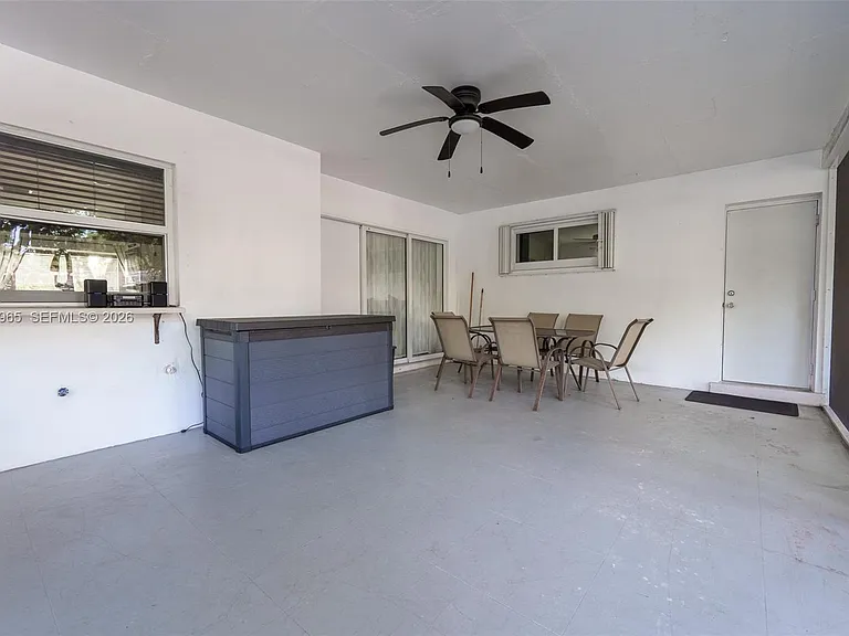 740 Ridgewood Ln — Photo 23