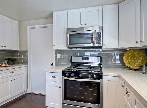 2nd image of 4642 Huggins Way