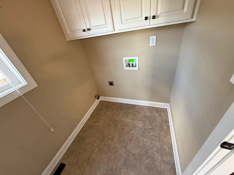 324 Abeline Dr — Photo 10