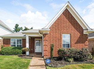 10200 Morning Hill Dr, Cordova, TN 38016