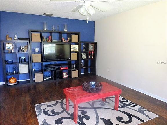 3rd image of 710 E Lakeshore Dr