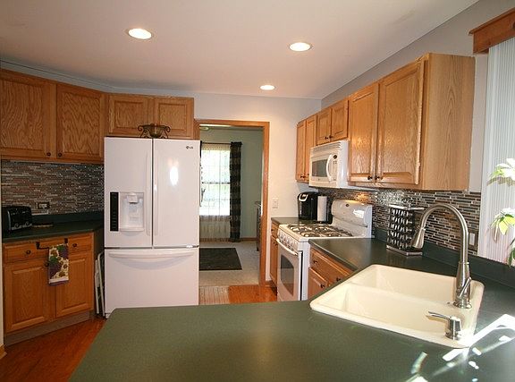 2nd image of 1351 Wood Dr