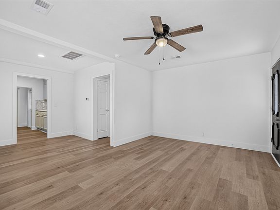 3rd image of 7428 Llano Ave