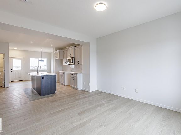 5th image of 3828 38th St