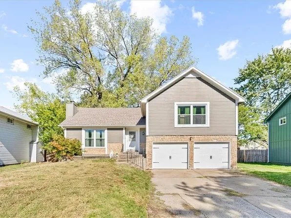 14705 S Wyandotte Dr, Olathe, KS 66062