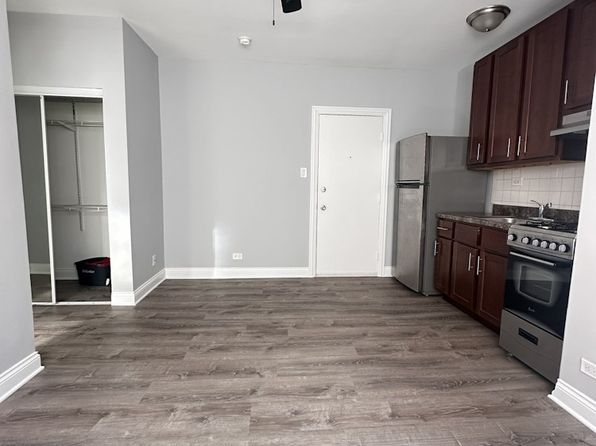 4758 N Maplewood Ave #211
