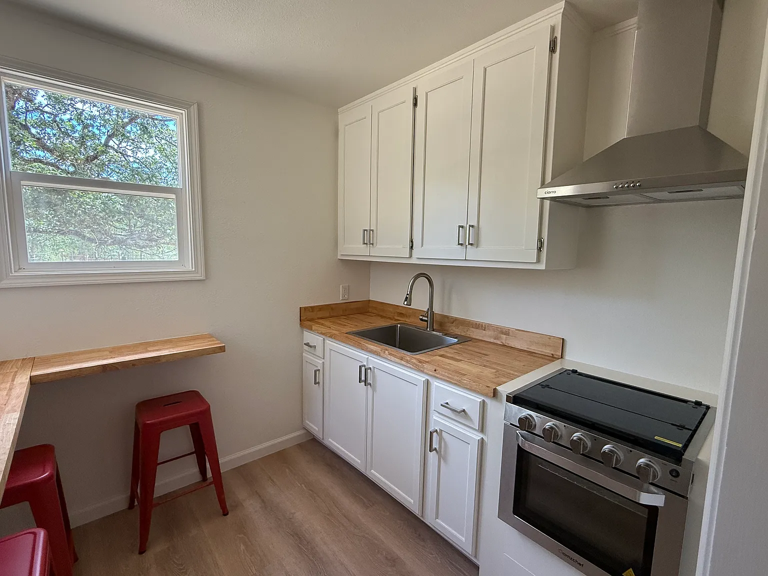 Studio, 355 sqft, $1,095 — Photo 3