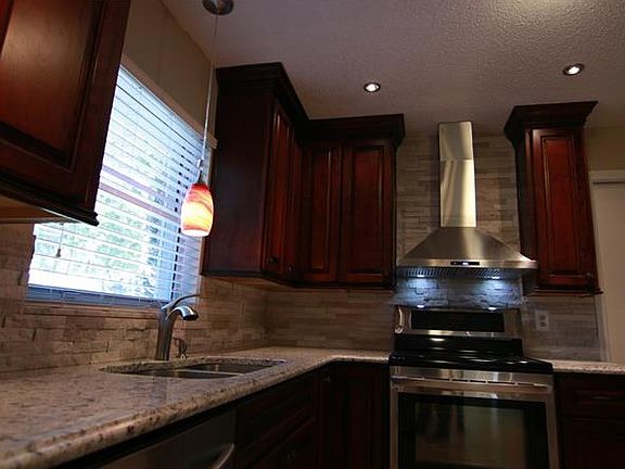 3rd image of 7630 Waunatta Ct