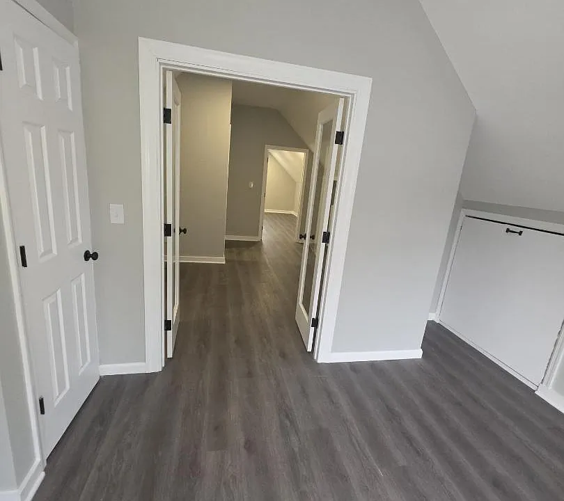 138 Broadway #3-2