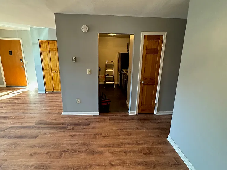 12 White Gate Rd #B — Photo 6