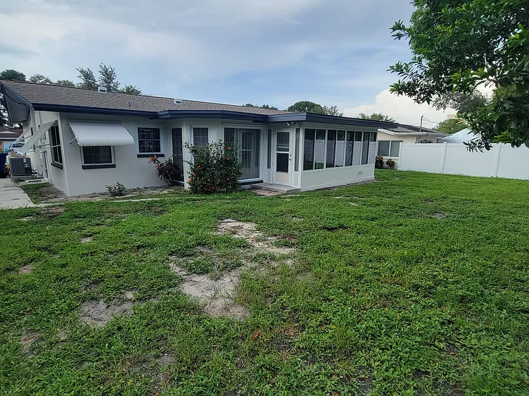 1721 Neva Dr — Photo 2