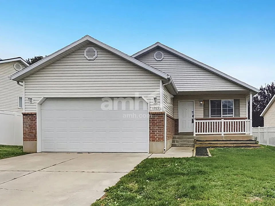 1265 E Loafer View Dr