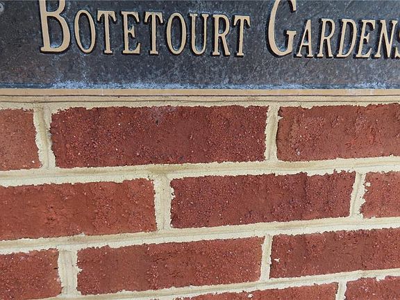 5th image of 1233 Botetourt Gdns