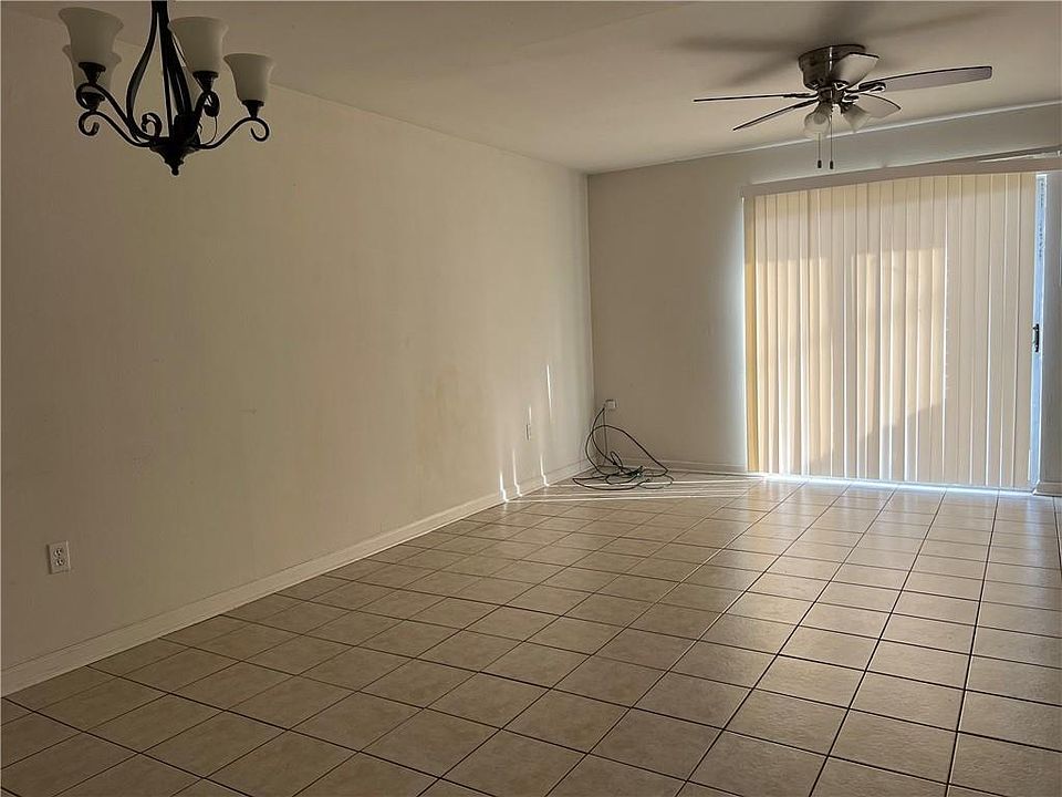 2nd image of 203 Maryland Dr APT A